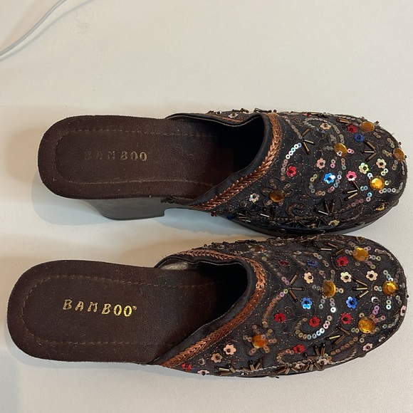 Bamboo Beaded and Sequin Chunky Clogs Size 8 - Picture 2 of 7